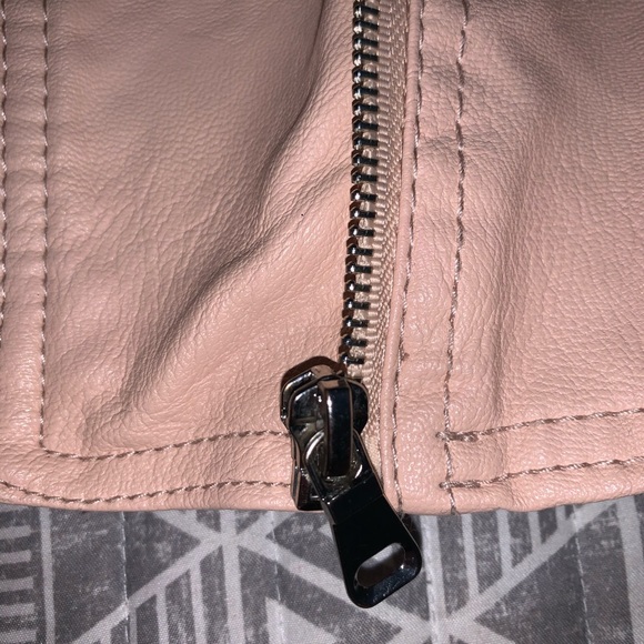 Blush pink leather jacket. - Picture 7 of 11